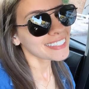 Meet your Posher, Fernanda